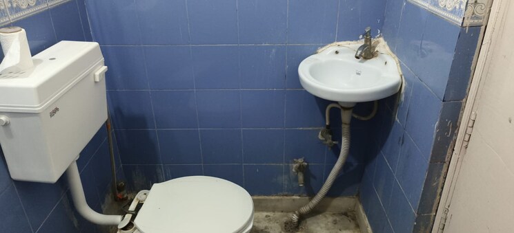 Bathroom, sector 46 1 Bedroom 500 Sq.Ft. Apartment In Sector 46 Faridabad 9088515