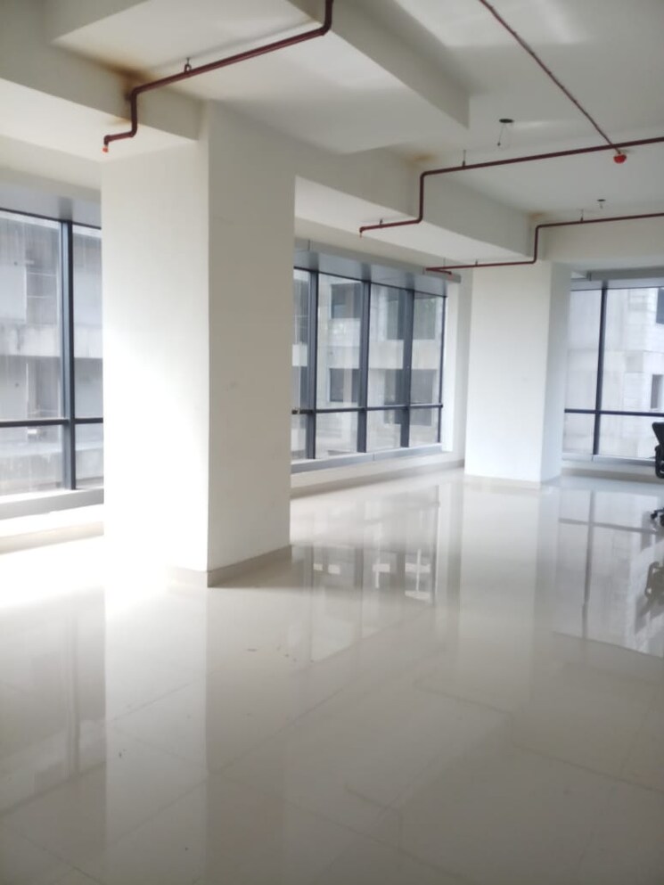 Room, garnet-paladium Commercial Office Space 850 Sq.Ft. In Goregaon East Mumbai 9088516