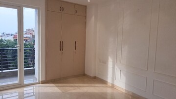 Room in 3 BHK Builder Floor at Greater Kailash I – for Rent