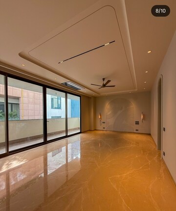Room in 3 BHK Builder Floor at Greater Kailash I – for Rent