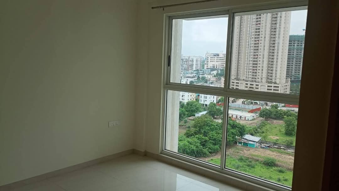 3.5 BHK + Servant Room Apartment For Rent in ARV Regalia