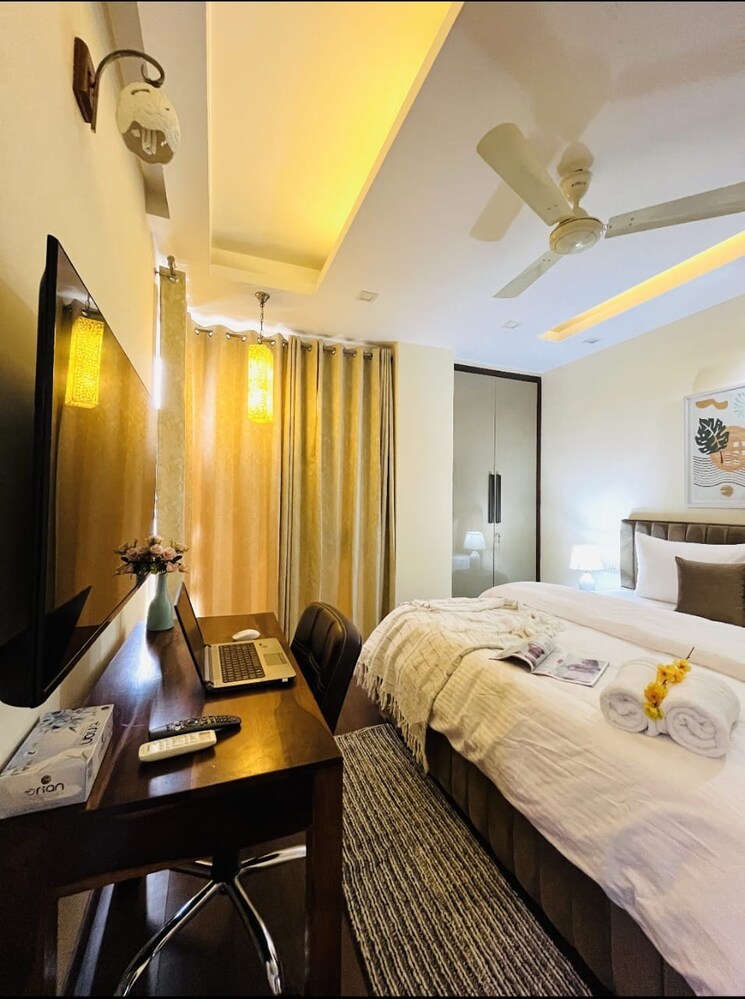 Bedroom, defence colony 4 Bedroom 2925 Sq.Ft. Builder Floor In Defence Colony Delhi 9088569