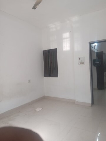 Room in 2 BHK Independent House at Gomti Nagar – for Rent
