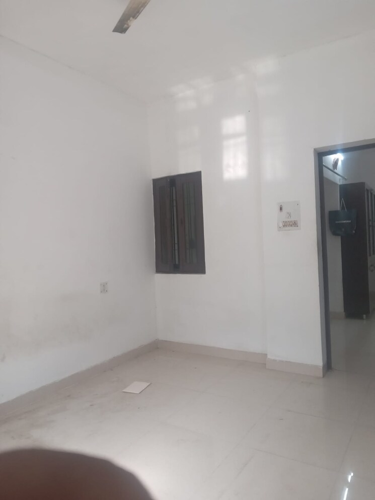 Room, gomti nagar 2 Bedroom 2100 Sq.Ft. Independent House In Gomti Nagar Lucknow 9088575