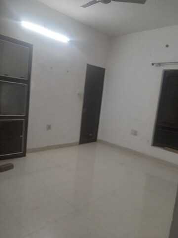 Room in 2 BHK Independent House at Gomti Nagar – for Rent