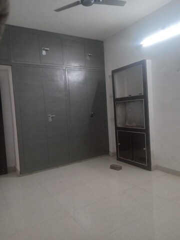 Room in 2 BHK Independent House at Gomti Nagar – for Rent