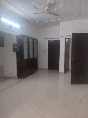 Room in 2 BHK Independent House at Gomti Nagar – for Rent