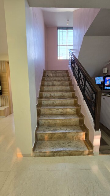Staircase in 4 BHK Villa at Trupti Bungalows, Owale – for Rent