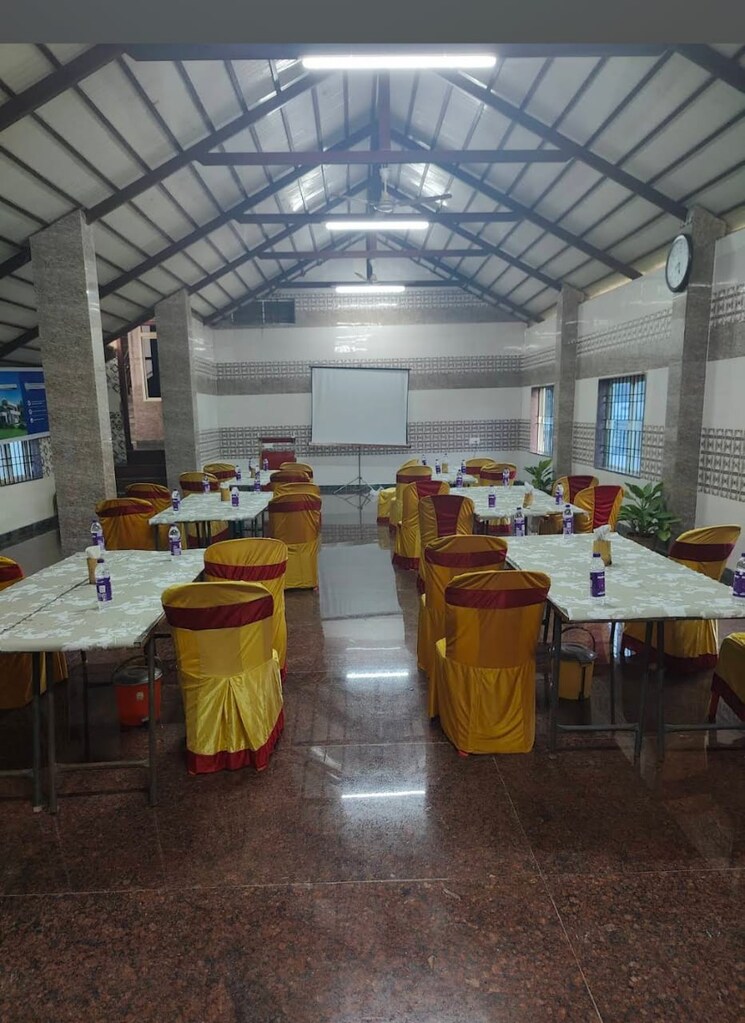 Living Room, koramangala Commercial Office Space 2100 Sq.Ft. In Koramangala Bangalore 9088595