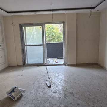 Room in 2 BHK Builder Floor at Sector 9 – for Rent