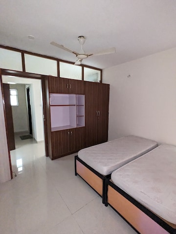 Room in 2 BHK Apartment at Viman Nagar – for Rent
