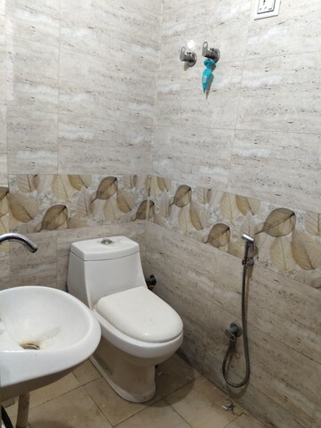 1 BHK Builder Floor For Rent in Chattarpur