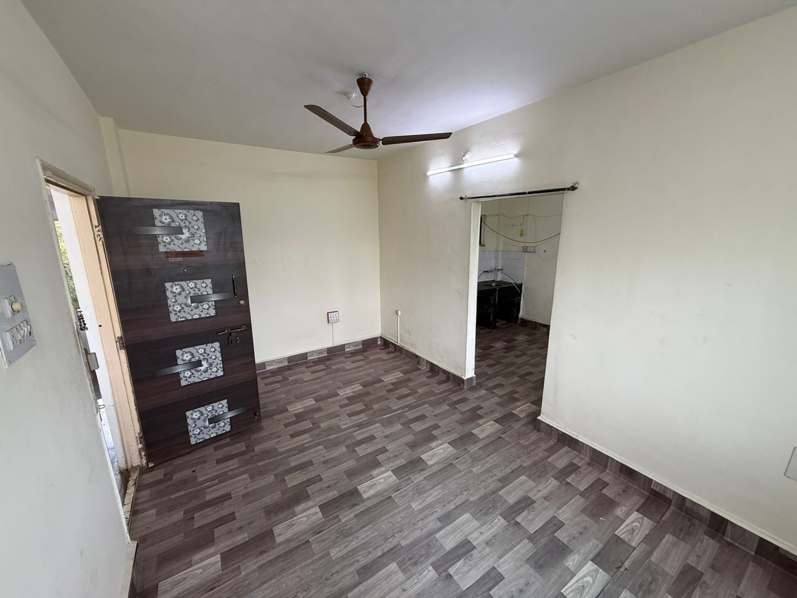 2 BHK Apartment For Rent in Windsor Estate