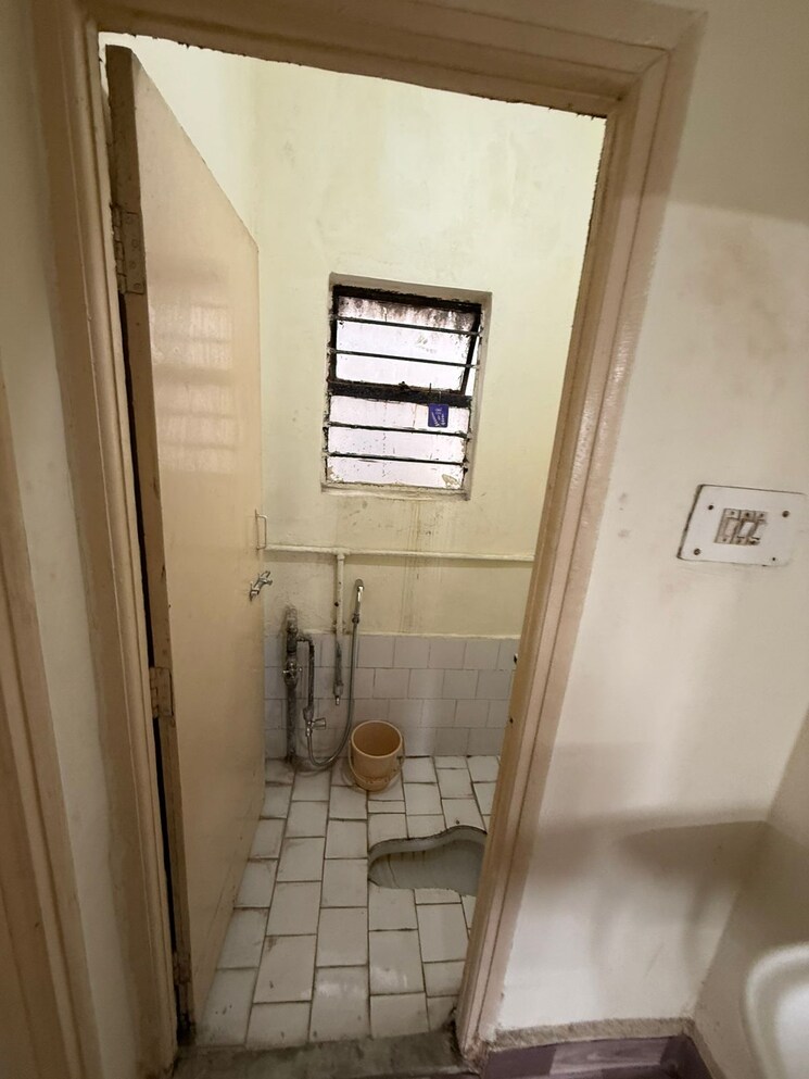 Bathroom, windsor-estate 2 Bedroom 875 Sq.Ft. Apartment In Kalyani Nagar Pune 9088638