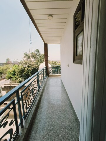 1 BHK Builder Floor For Rent in Saket