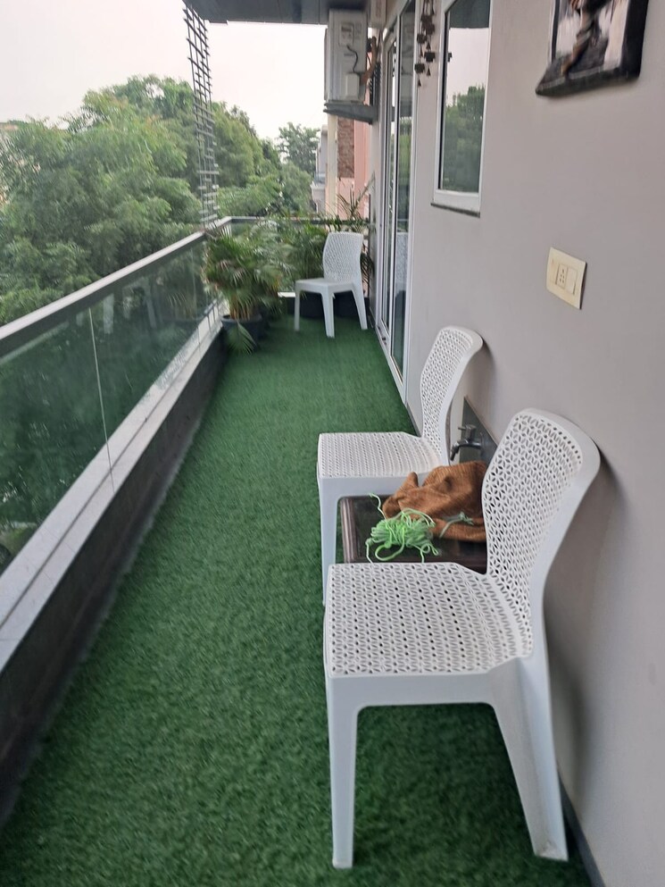 Balcony, skyline-park 2 Bedroom 766 Sq.Ft. Apartment In Vip Road Zirakpur 9088652