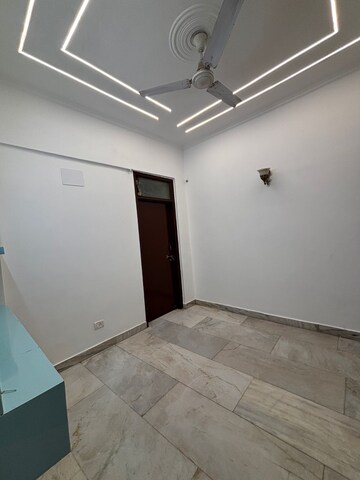 Room in 2 BHK Builder Floor at Saket – for Rent