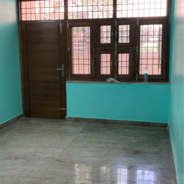 Room in 2 BHK Independent House at Jaipuria Plaza, Sector 26 – for Rent