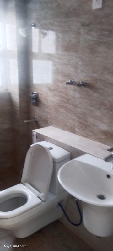 Furnished Amenities in 2.5 BHK Apartment at M3M Heights, Sector 65 – for Sale