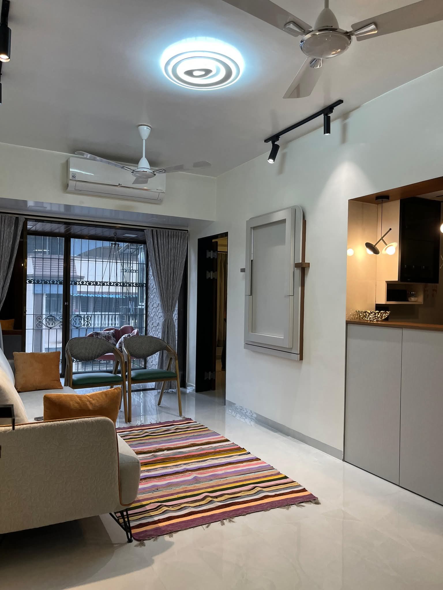 Living Room in 3 BHK Apartment at Saguna More – for Rent