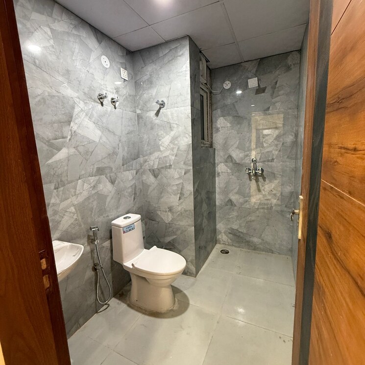Bathroom, jagatpura 2 Bedroom 1100 Sq.Ft. Apartment In Jagatpura Jaipur 9088757