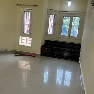 3 BHK Apartment For Rent in Rwa Jalvayu Vihar Noida, Sector 25