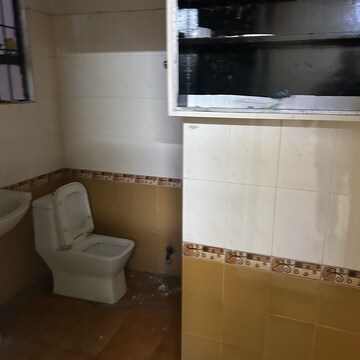 Bathroom in 2 BHK Apartment at Rwa Jalvayu Vihar Noida, Sector 25 – for Rent