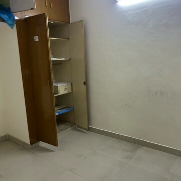 2 BHK Apartment For Rent in Rwa Jalvayu Vihar Noida, Sector 25