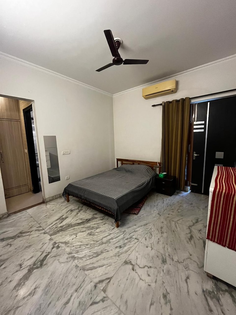 Bedroom, huda-hbc-society 3 Bedroom 3600 Sq.Ft. Builder Floor In Sector 9 Gurgaon 9088762