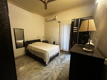 Bedroom in 3 BHK Builder Floor at Huda HBC Society, Sector 9 – for Sale