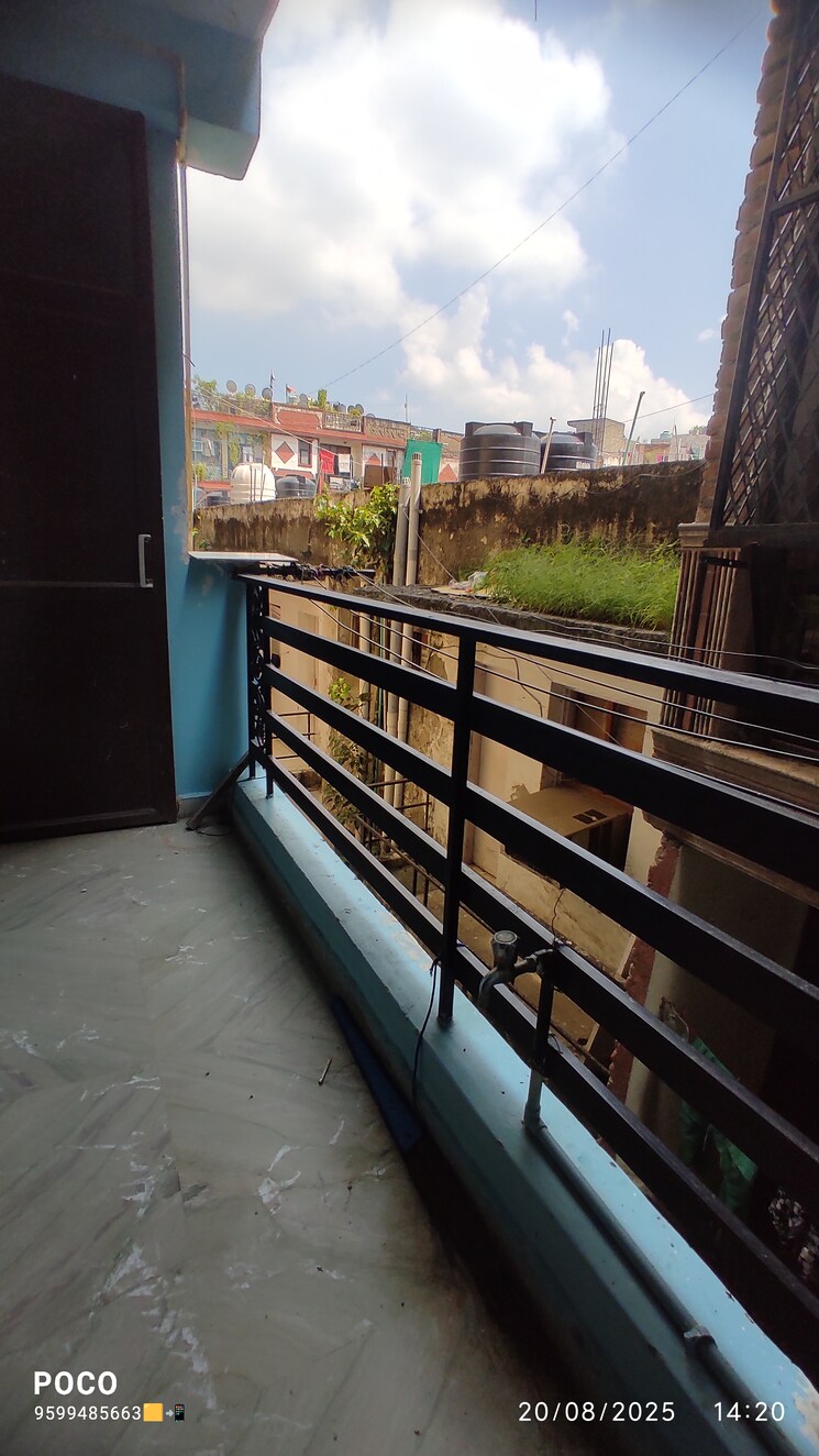 Balcony, kishangarh 3 Bedroom 1000 Sq.Ft. Builder Floor In Kishangarh Delhi 9088780