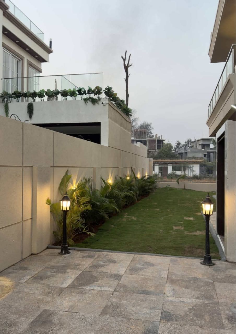 3 BHK + Pooja Room,Servant Room,Study Room,Extra Room Independent House For Sale in RWA Apartments Sector 26