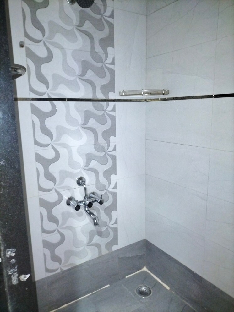 Bathroom, shankar-darshan-chs 1 Bedroom 515 Sq.Ft. Apartment In Dhankawadi Pune 9088814