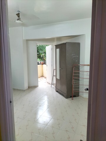 Room in 2 BHK Apartment at Green Natraj Residency, Dhankawadi – for Rent