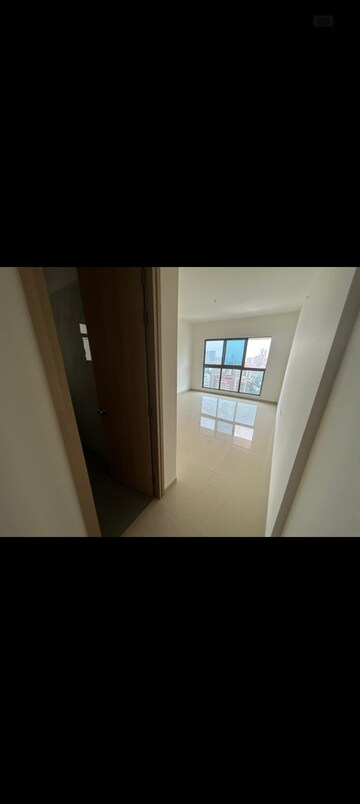 Room in 4 BHK Apartment at Raj Infinia, Malad West – for Rent
