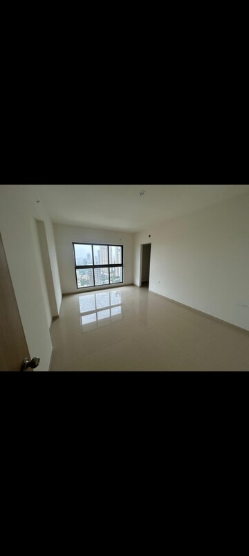 Room in 3 BHK Apartment at Rajesh Raj Infinia, Malad West – for Rent