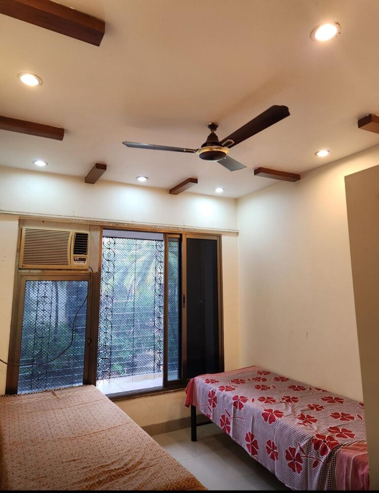 Bedroom, malad west Pg For Girls In Malad West 9088831