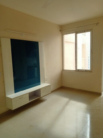 Room in 3 BHK Apartment at Smart World Gems, Sector 89 – for Rent