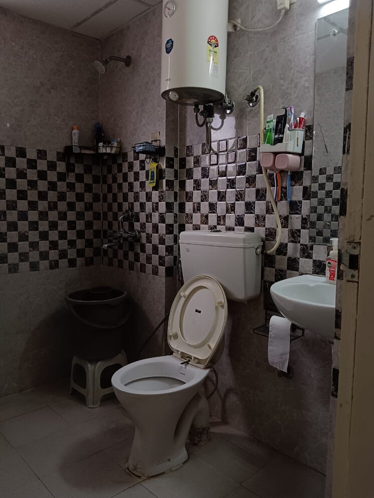 Team Area, signature-global-synera 2 Bedroom 635 Sq.Ft. Apartment In Sector 81 Gurgaon 9088868