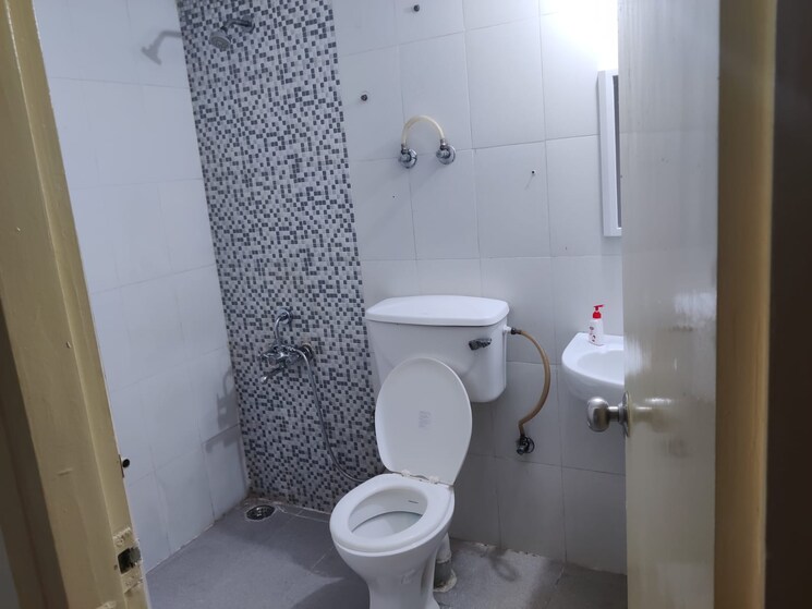 Bathroom, signature-global-synera 2 Bedroom 635 Sq.Ft. Apartment In Sector 81 Gurgaon 9088868