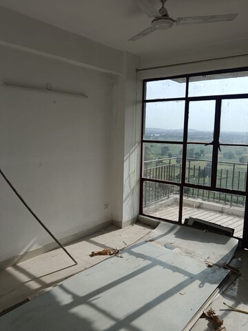 Room in 1 BHK Apartment at Signature Global Synera, Sector 81 – for Rent