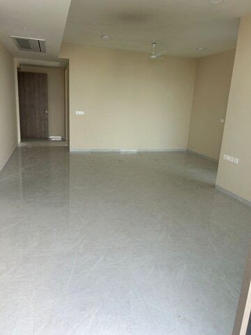 Room in 3 BHK Apartment at One Meraki, Chembur – for Rent