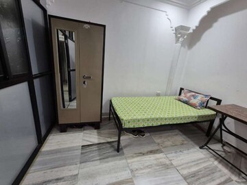 Bedroom in  Pg at Goregaon West – for Rent