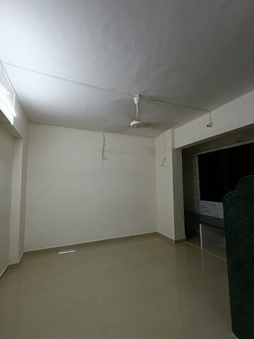 Room in 1 RK Apartment at Vinayak Tower, Andheri West – for Rent