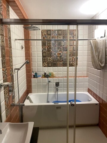 Bathroom in 3 BHK Villa at Porvorim – for Rent