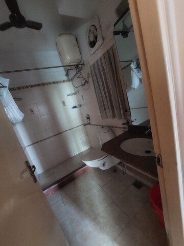 Bathroom in 4 BHK Apartment at DLF Trinity Towers, Dlf Phase V – for Rent