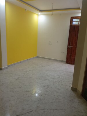 Room in 2 BHK Independent House at Deva Road – for Sale