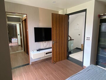 Room in 5 BHK Independent House at Jawahar Nagar – for Rent
