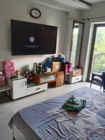 Living Room in 3 BHK Apartment at Cameron Courts, Sector 43 – for Rent