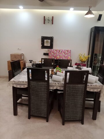 Team Area in 3 BHK Apartment at Cameron Courts, Sector 43 – for Rent